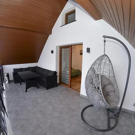 W Ogrodzie - Sauna I Jacuzzi, Wypocznij W Goralskim Klimacie Chalet